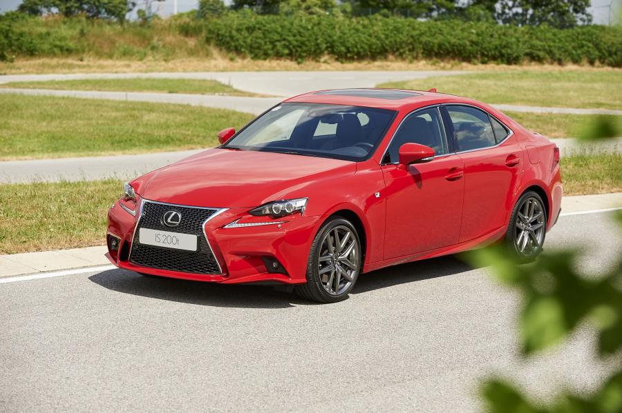  Lexus IS200t F-Sport 2015 года  (фото 7 из 52)
